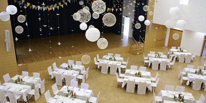 Hochzeit - Umgebung: im Park - Haibach (Natternbach) - Hochzeitsfeier im Nibelungensaal - Kulturzentrum Bräuhaus Eferding