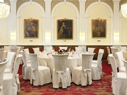 Hochzeit - Hochzeitsessen: Catering - Wien-Stadt Innere Stadt - Hotel Stefanie - Festsaal im ältesten Hotel Wiens, seit 1600 - Hotel & Restaurant Stefanie