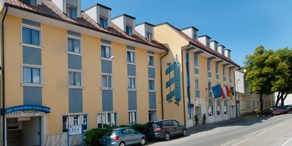 Hochzeit - Parkplatz: kostenlos - Atzenbrugg - City Hotel Stockerau