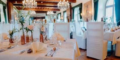 Hochzeit - Art der Location: Restaurant - Laßnitzhöhe - Der große Rittersaal der Burg Deutschlandsberg mit Hussen. - Burg Deutschlandsberg