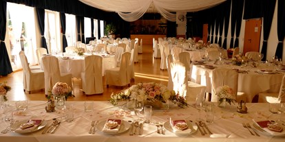 Hochzeit - Niederösterreich - Der Festsaal des Grandhotel Niederösterreichischer Hof in Lanzenkirchen. - Grandhotel Niederösterreichischer Hof