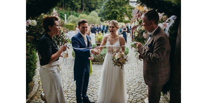 Hochzeit - Umgebung: am Fluss - Niederösterreich - Credit: Everly Pictures - Lorenz Wachau