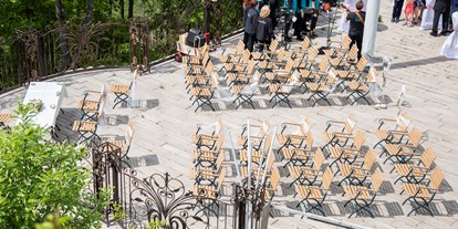 Hochzeit - Umgebung: in den Bergen - Ober-Grafendorf - Enziana-Terrasse, vorbereitet für eine standesamtliche Trauung - Burg Plankenstein