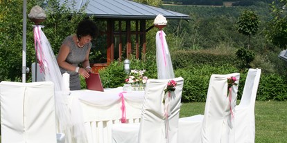 Hochzeit - Trauung im Freien - Gleisdorf - Standesamtliche Trauung am Pöllauberg in Retters Garten - Retter Bio-Natur-Resort****