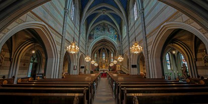 Hochzeit - Preisniveau: moderat - Wien Wieden - Kirche im Ort.  - Rochussaal