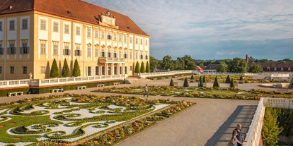 Hochzeit - Art der Location: ausgefallene Location - Bratislava - Schloss Hof in Niederösterreich
 - Schloss Hof