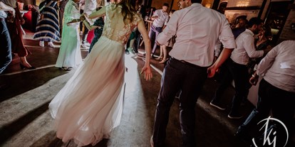 Hochzeit - Hochzeits-Stil: Modern - Bedburg - Wir laden auf die Tanzfläche. - Gut Hohenholz