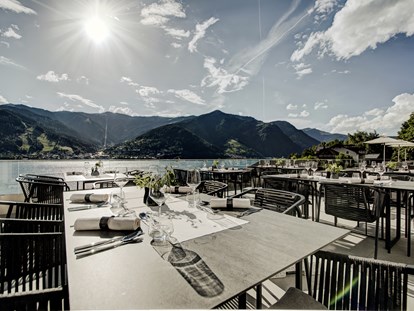 Hochzeit - barrierefreie Location - Salzburg - Die Seeterrasse SEE LA VIE mit Blick auf Zell am See. - Seehotel Bellevue****s