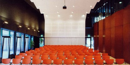 Hochzeit - barrierefreie Location - Graz - Kultursaal Passail (Sitzordnung Kino in Richtung Bühne) - Kultursaal Passail