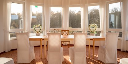Hochzeit - Garten - Espenau - Unser Standesamt im Turmzimmer- Trauung und Feier unter einem Dach - Waldhotel Schäferberg