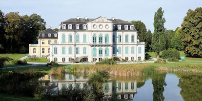 Hochzeit - Umgebung: am Land - Kassel - Rokkoko - Schloss Wilhelmsthal mit Parkanlage - 1,5 km vom Hotel - ideal für wunderschöne Hochzeitsaufnahmen
 - Waldhotel Schäferberg