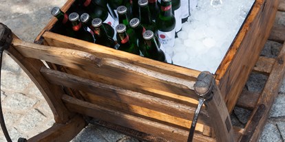 Hochzeit - Art der Location: im Freien - Schwaben - Radlbock als Bier und Sektkühler für die Agape - Kienbauerhof