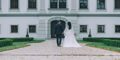Hochzeit - externes Catering - Hallwang (Hallwang) - Das Schloss Stauff bietet zahlreiche Hotspots für unvergessliche Hochzeitsfotos. - Schloss Stauff