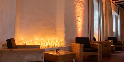 Hochzeit - Art der Location: Burg - Bornheim (Rhein-Sieg-Kreis) - Kerzenmeer für eine besondere Stimmung. - Burg Linz