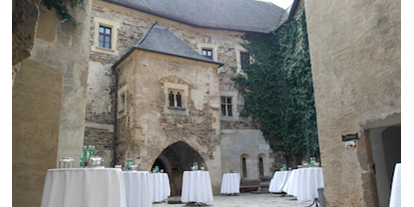 Hochzeit - Art der Location: privates Anwesen - Mittelburgenland - Oberer Burghof - Ritterburg Lockenhaus