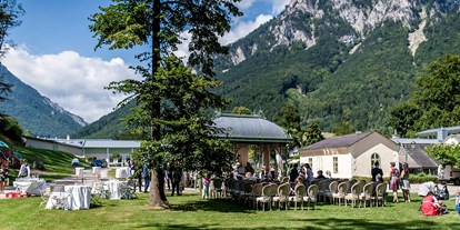 Hochzeit - Hochzeitsessen: 5-Gänge Hochzeitsmenü - Niederösterreich - Feiern Sie Ihre Hochzeit im Gartenpavillion auf Schloss Wartholz in Reichenau an der Rax (NÖ).
Foto © weddingreport.at - Schloss Wartholz