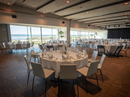 Hochzeit - Umgebung: mit Seeblick - Weiden am See - Der Festsaal im Obergeschoss des FRITZ am See bietet Platz für bis zu 200 Hochzeitsgäste. - das Fritz am See