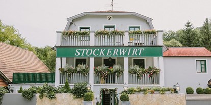 Hochzeit - Art der Location: Gasthaus - Kirchstetten (Kirchstetten) - Heiraten beim Stockerwirt in Niederösterreich.
Foto © thomassteibl.com - Stockerwirt