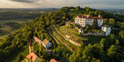 Hochzeit - Pirching am Traubenberg - Das Schloss Kapfenstein für eure Traumhochzeit in der Steiermark. - Schloss Kapfenstein Hotel Restaurant
