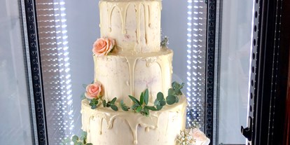 Hochzeit - Art der Location: Schloss - Niederösterreich - Naked Cake aus der Schlosskonditorei - Hochzeitsschloss Gloggnitz