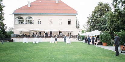 Hochzeit - Umgebung: am See - Wörthersee - Heiraten im Schloss Maria Loretto in Klagenfurt am Wörthersee. - Schloss Maria Loretto am Wörthersee