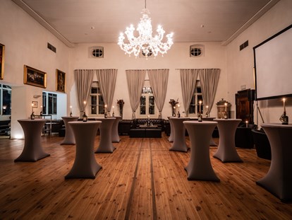 Hochzeit - Art der Location: Eventlocation - Gentelmenclub  - Schloss Maria Loretto am Wörthersee