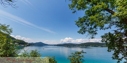 Hochzeit - barrierefreie Location - Österreich - Der Blick über den See. - Schloss Maria Loretto am Wörthersee
