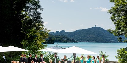 Hochzeit - Art der Location: Eventlocation - Österreich - freie Trauung im Garten. - Schloss Maria Loretto am Wörthersee