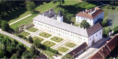 Hochzeit - Art der Location: Schloss - Oberösterreich - Landschloss Parz bei Grieskirchen liegt inmitten eines  Gartens und Parks - ein märchenhafter Rahmen für Traumhochzeiten. - Landschloss Parz