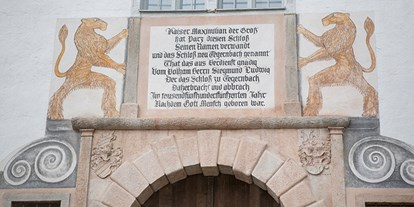 Hochzeit - Art der Location: im Freien - Schwaben - Genehmigung Kaiser Maximilans I. zum Bau des Landschlosses Parz aus dem Jahr 1515. - Landschloss Parz
