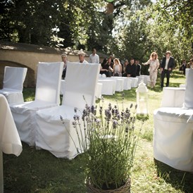 Hochzeit: Standesamtliche Trauung im Garten - Kunsthaus Horn