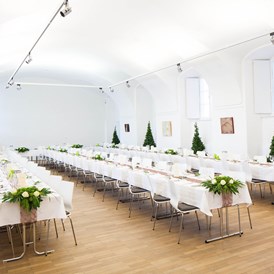 Hochzeit: Hochzeitstafel im Festsaal - Kunsthaus Horn