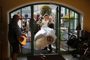 Hochzeit: Einzug in den Saal - Hotel Post Walter 