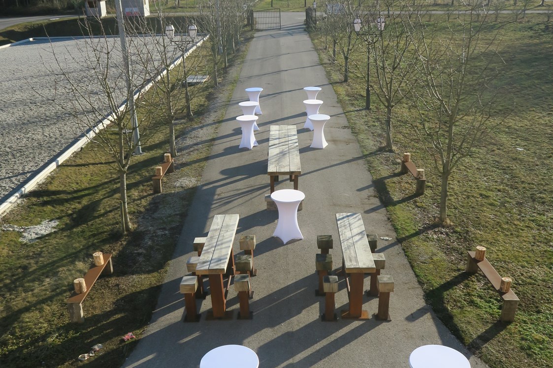 Hochzeit: Außenbereich mit Sektempfang - Festsaal Doppelgraben