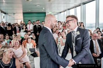 Hochzeit: Feiern Sie Ihre Hochzeit in der Wolke 19 in Wien. / Sky Lobby, auch standesamtliche Zeremonien möglich!
foto © weddingreport.at - wolke19 im Ares Tower