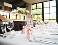 Hochzeit: Liebevolle ausgewählte Deko passend zu eure Hochzeitsfeier. - Burg Crass Hotel & Eventlocation Eltville