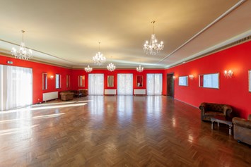 Hochzeit: Der Spiegelsaal des Parkschloss Leipzig bietet Platz für Hochzeitsgesellschaften bis 150 Hochzeitsgäste. - Parkschloss Leipzig