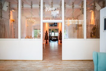 Hochzeit: Foyer - White Room - Mauritius Stuttgart-Süd Eventlocation