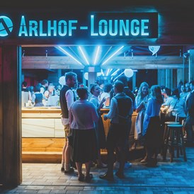 Hochzeit: Die Bar der Arlhofhütte lädt zum Feiern bis in die Morgenstunden. - Arlhofhütte - Altenmarkt