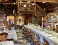 Hochzeit: Der rustikale Festsaal der Arlhofhütte für eure Traumhochzeit in den Bergen. - Arlhofhütte - Altenmarkt