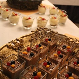 Hochzeit: Dessertbuffet - Romantische Scheune