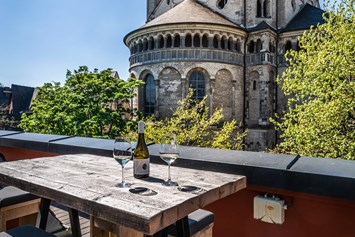 Hochzeit: Dachgarten Rheinloft Cologne - Blick auf die Kathedrale Groß St. Martin - RHEINLOFT COLOGNE