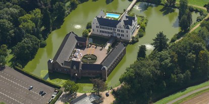 Hochzeit - Umgebung: am Fluss - Bonn - Burg Heimerzheim  - Burg Heimerzheim