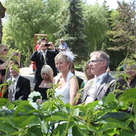 Hochzeit: Freie Trauung im Garten - Hotel und Restaurant Lochmühle