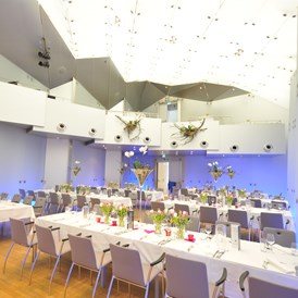 Hochzeit: Moderne trifft Geschichte - der Kristallsaal für bis zu 150 Personen - Schloss Rothschild