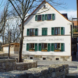 Hochzeit: Eingangsbereich Außenansicht - Kohlenmühle Gasthof & Brauerei
