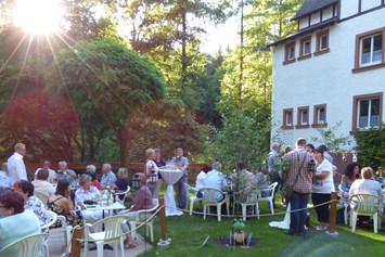 Hochzeit: Wald Villa Üssbach Gäste - Wald Villa Üssbach