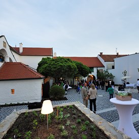Hochzeit: Das Martinsschlössl verbindet einen historischen Edelhof mit modernen Zubauten zu einem modernen Veranstaltungszentrum für Hochzeiten und andere Events.  - Martinsschlössl Donnerskirchen
