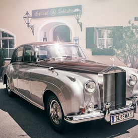 Hochzeit: Mit dem Locationeigenen Rolls-Royce zur Traumhochzeit in Salzburg. - ****Hotel Schlosswirt zu Anif