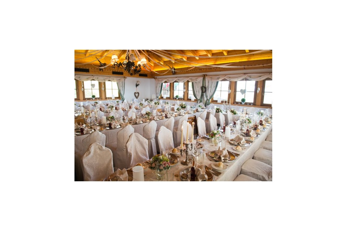 Hochzeit: Hochzeitstafel für ca. 100 Personen im großen Saal E-Form - Gipfelhaus Magdalensberg